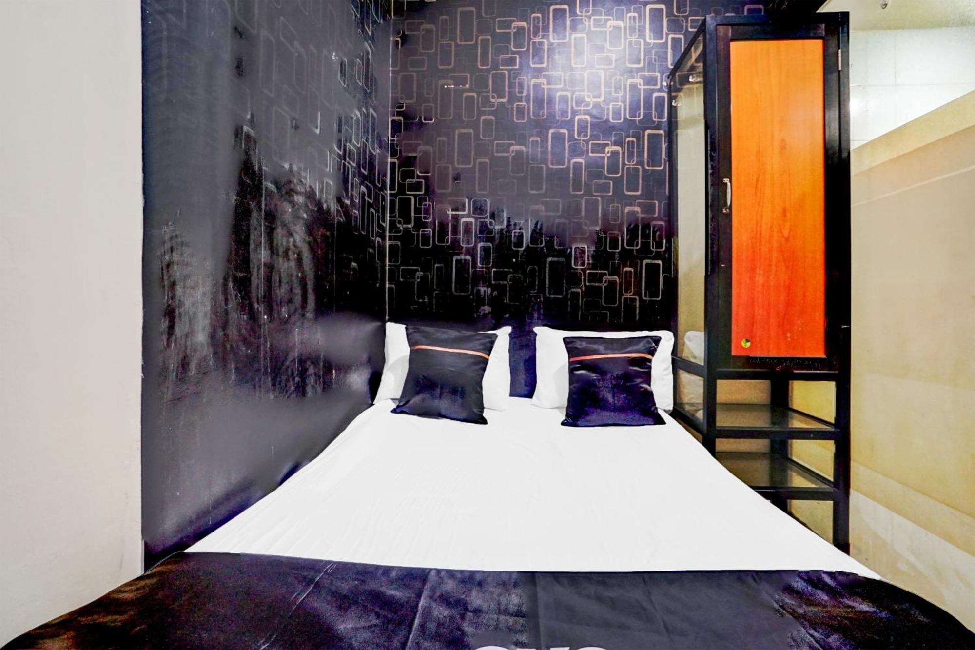 Oyo 91126 Kertajaya Hotel 2*