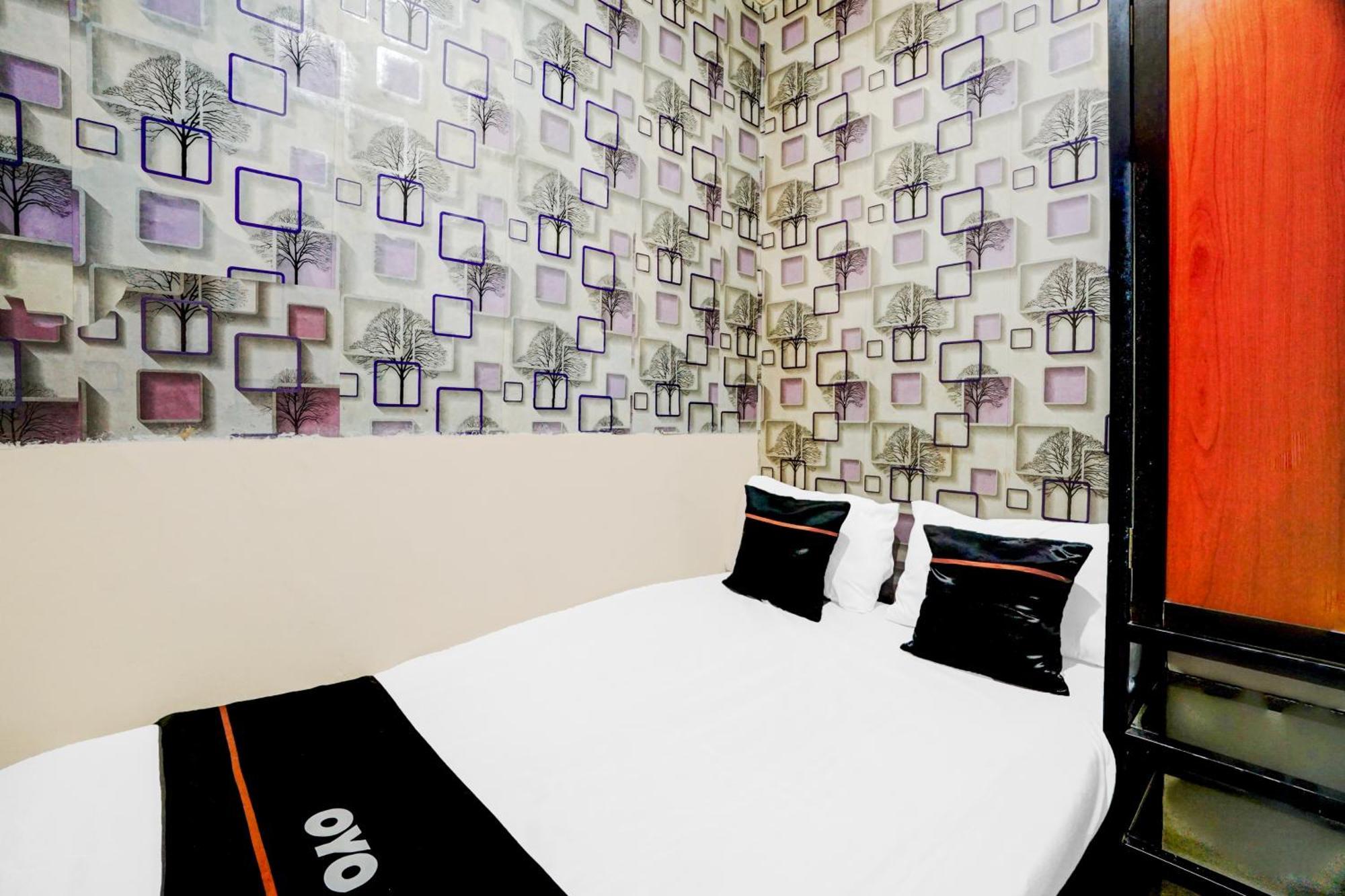 Oyo 91126 Kertajaya Hotel Surabaya